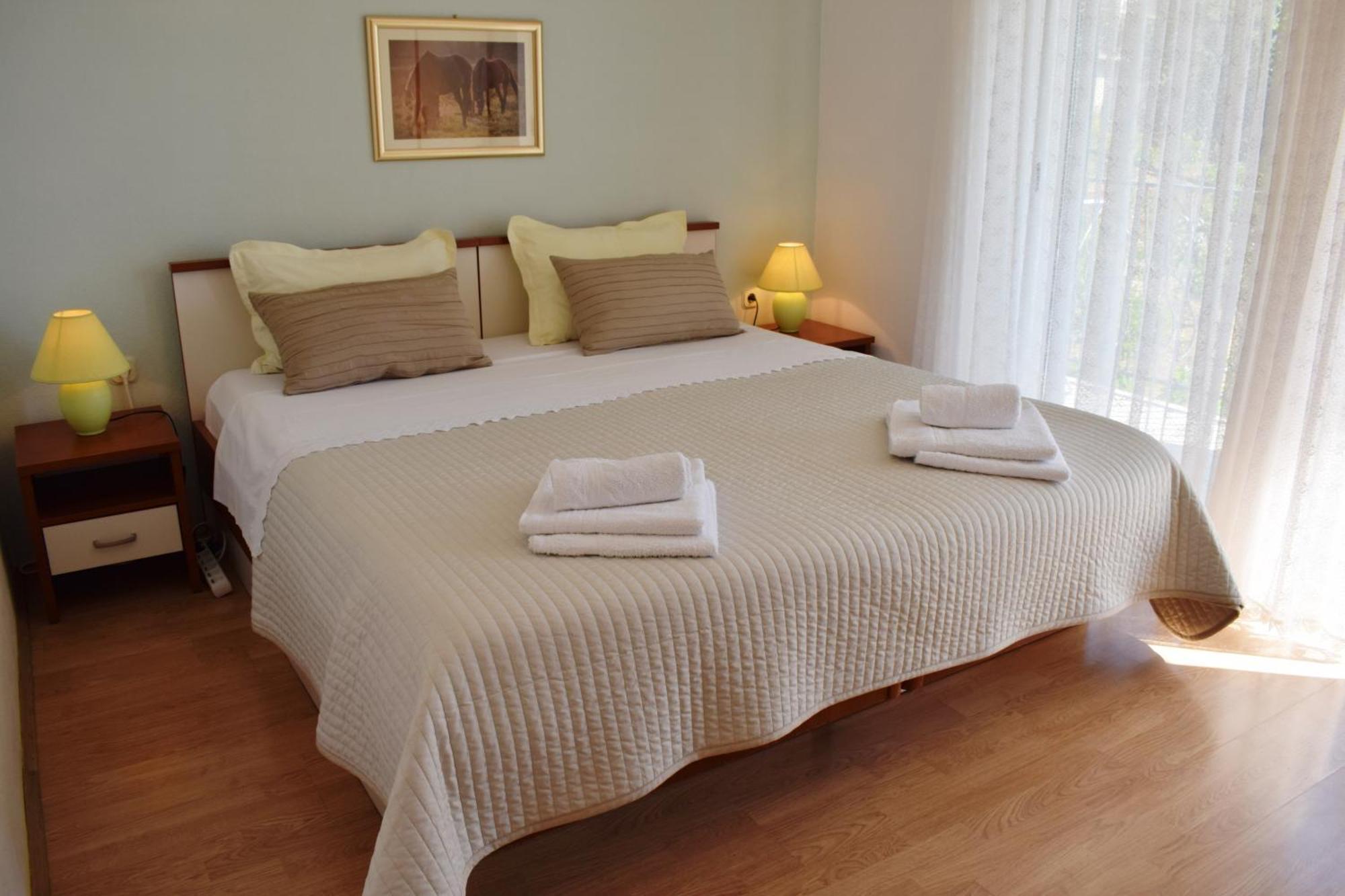 חוואר Lina Vrankovic Apartments מראה חיצוני תמונה